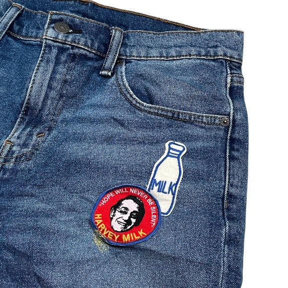 Levi's Harvey Milk Gay Pride Cutoff Distressed Denim Shorts Mens 31 - Picture 3 of 11